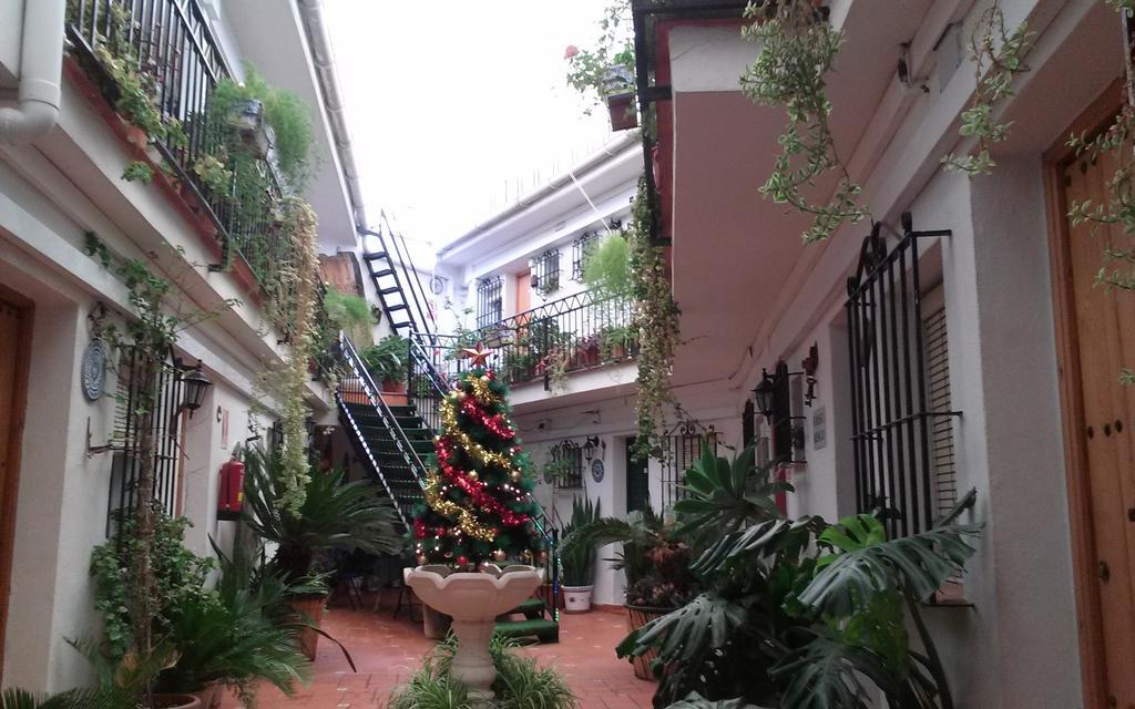 Hostal El Patio Alhaurín de la Torre Exterior foto