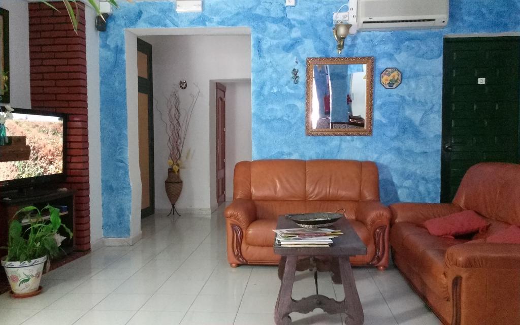 Hostal El Patio Alhaurín de la Torre Exterior foto