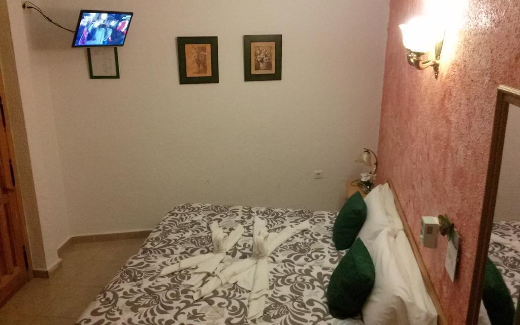 Hostal El Patio Alhaurín de la Torre Zimmer foto